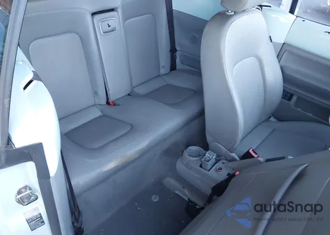 2006 Volkswagen New Beetle 2.5 из США, поврежденный, VIN 3VWRF31Y26M316675